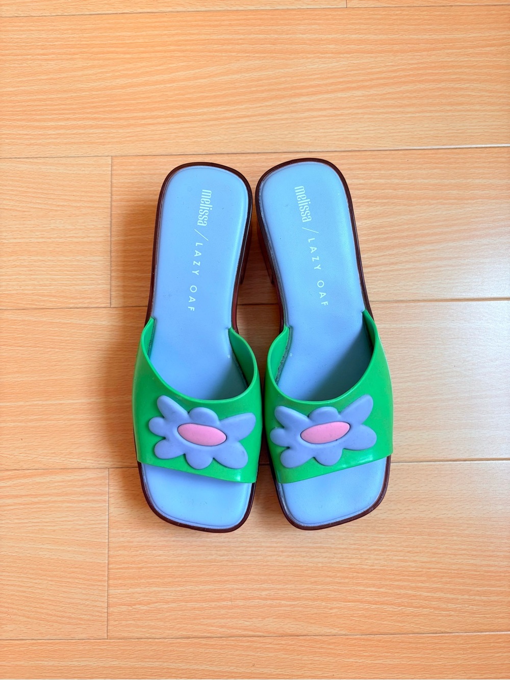 Melissa x Lazy Oaf flower jelly sandals size 9 - Picture 2 of 6